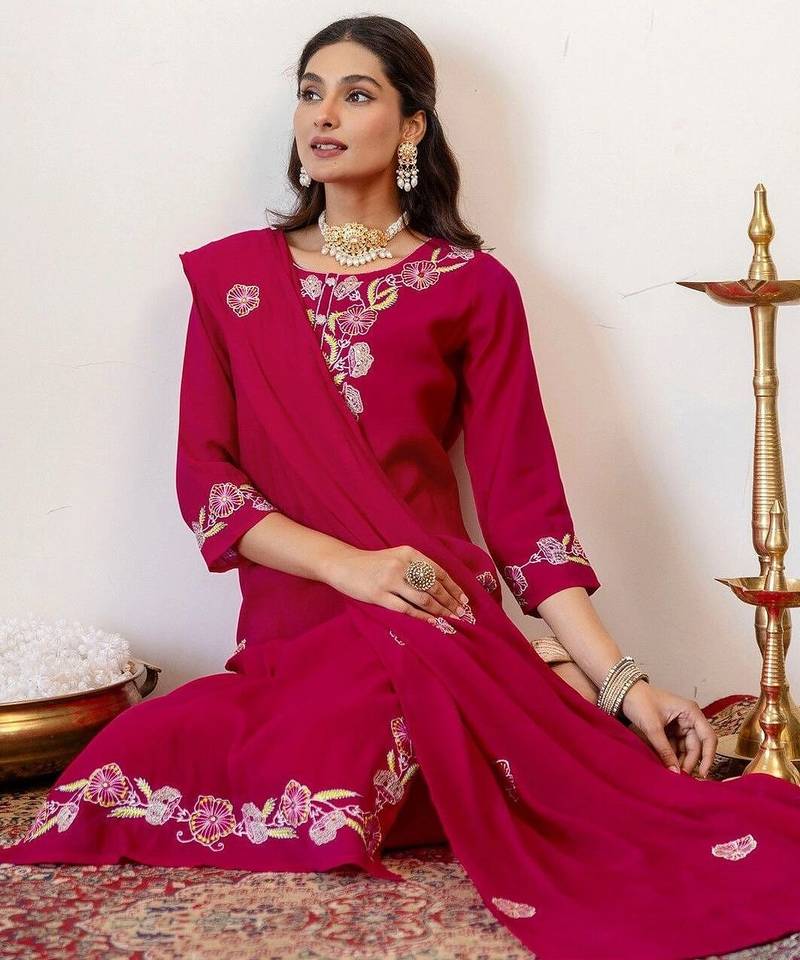 Women Floral Embroidered Regular Thread Work Kurta with Palazzos & With Dupatta