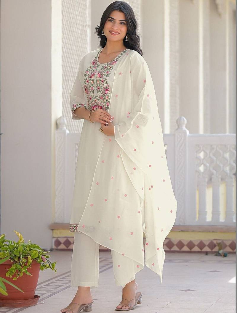 Women Floral Embroidered Regular Thread Work Kurta with Trousers & With Dupatta