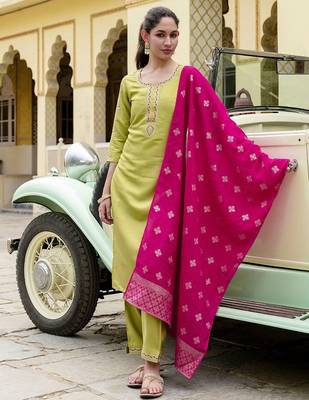 Women Floral Embroidered Kurta with Trousers & Dupatta 3