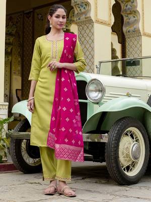 Women Floral Embroidered Kurta with Trousers & Dupatta 5