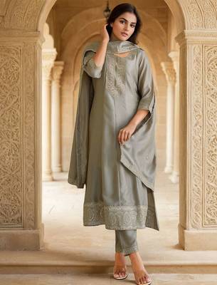 Floral Embroidered Thread Work A-Line Kurta With Trousers & Dupatta 4