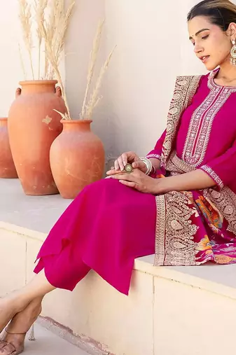 Women Floral Embroidered Kurta with Trousers & Dupatta