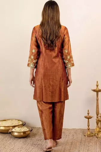 Women Floral Embroidered Regular Thread Work Kurta with Palazzos & With Dupatta