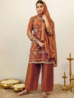 Women Floral Embroidered Regular Thread Work Kurta with Palazzos & With Dupatta 3