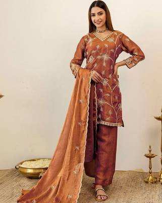 Women Floral Embroidered Regular Thread Work Kurta with Palazzos & With Dupatta 7