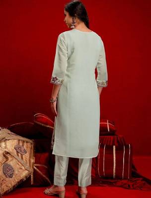 Women Floral Embroidered Regular Thread Work Chanderi Cotton Kurta with Trousers & With Dupatta 2