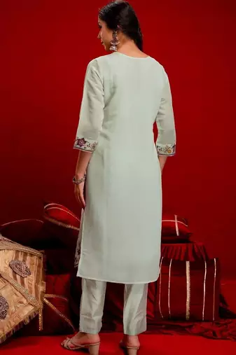 Women Floral Embroidered Regular Thread Work Chanderi Cotton Kurta with Trousers & With Dupatta