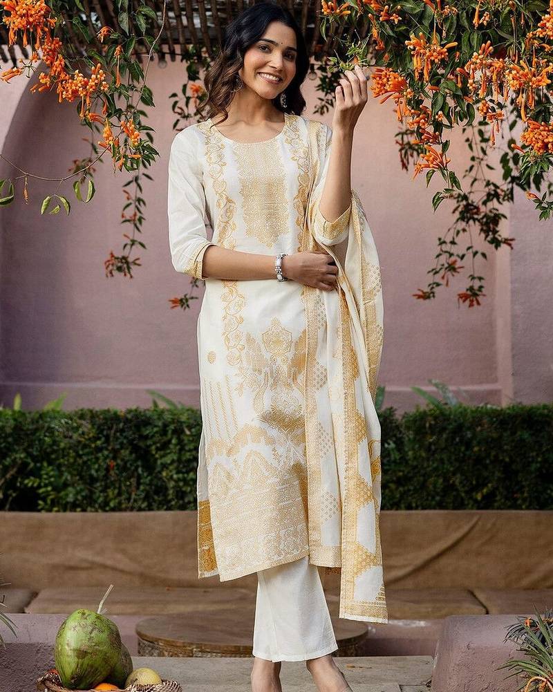 Women Ethnic Motifs Printed Regular Kurta with Trousers & With Dupatta