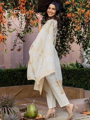 Women Ethnic Motifs Printed Regular Kurta with Trousers & With Dupatta 6