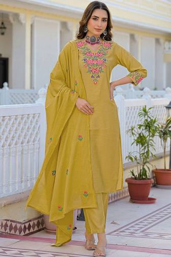 Women Floral Embroidered Regular Thread Work Kurta with Trousers & With Dupatta