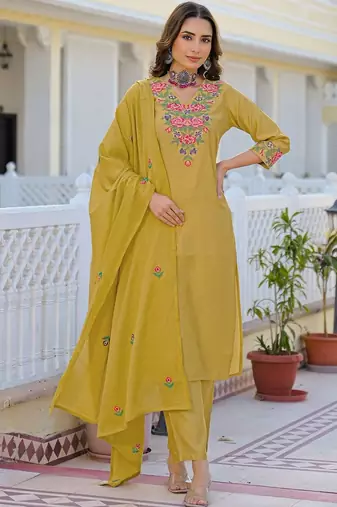 Women Floral Embroidered Regular Thread Work Kurta with Trousers & With Dupatta