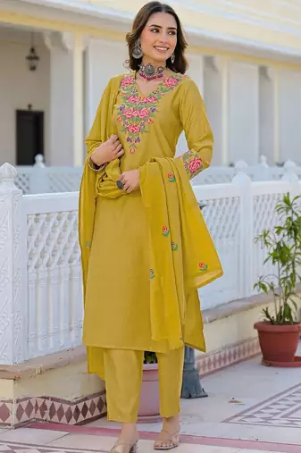 Women Floral Embroidered Regular Thread Work Kurta with Trousers & With Dupatta