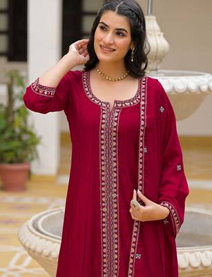 Women Regular Kurta with Pyjamas & With Dupatta 4