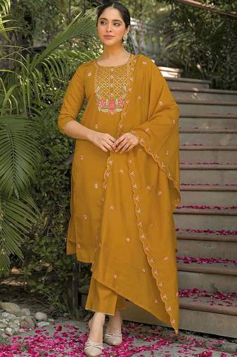 Women Floral Regular Mirror Work Pure Silk Kurta & Trousers With Dupatta