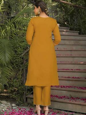 Women Floral Regular Mirror Work Pure Silk Kurta & Trousers With Dupatta 2