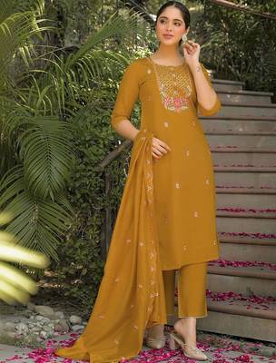 Women Floral Regular Mirror Work Pure Silk Kurta & Trousers With Dupatta 3