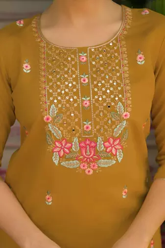 Women Floral Regular Mirror Work Pure Silk Kurta & Trousers With Dupatta