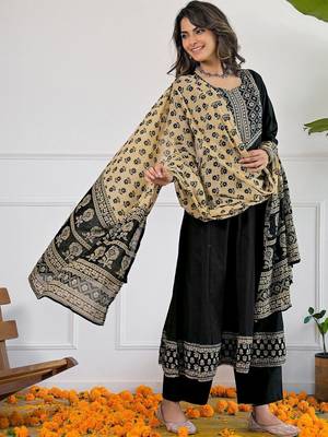 Women Ethnic Motifs Embroidered Regular Kurta with Palazzos & With Dupatta 3