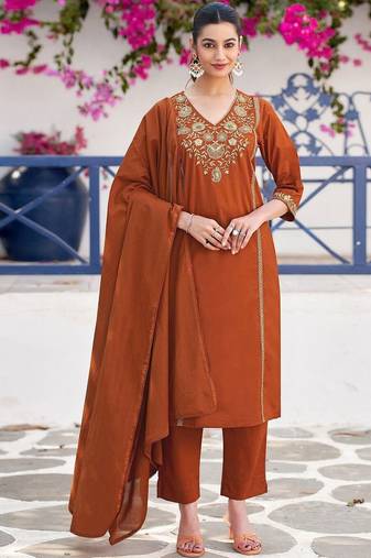 Women Embroidered Regular Pure Cotton Kurta with Trousers & With Dupatta