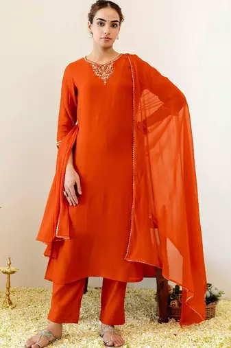 Women Ethnic Motifs Embroidered Regular Thread Work Kurta with Trousers & With Dupatta