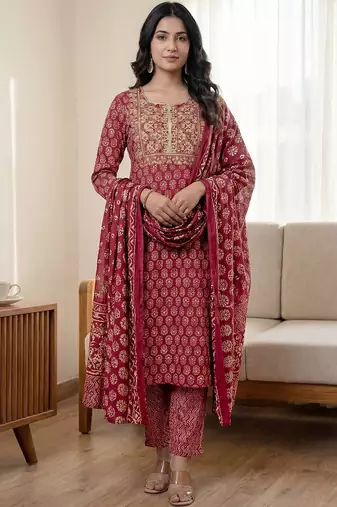 Women Ethnic Motifs Printed Regular Kurta with Trousers & With Dupatta