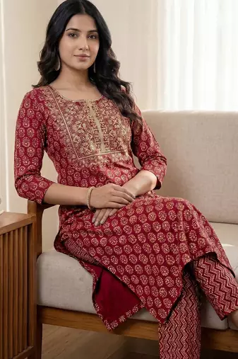 Women Ethnic Motifs Printed Regular Kurta with Trousers & With Dupatta