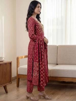 Women Ethnic Motifs Printed Regular Kurta with Trousers & With Dupatta 6