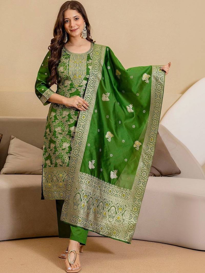 Women Ethnic Motifs Regular Kurta with Trousers & With Dupatta