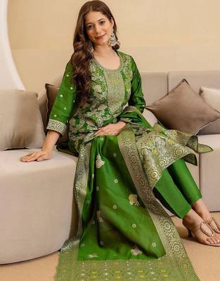 Women Ethnic Motifs Regular Kurta with Trousers & With Dupatta 6