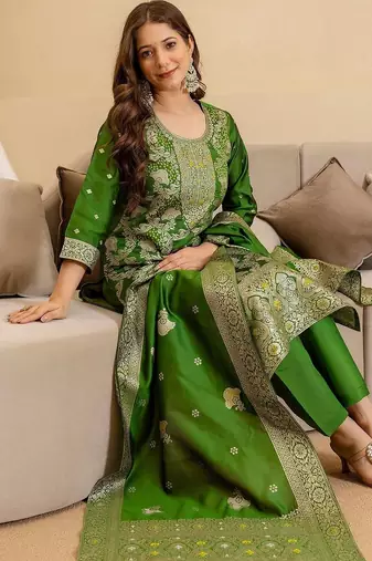 Women Ethnic Motifs Regular Kurta with Trousers & With Dupatta