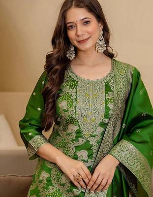 Women Ethnic Motifs Regular Kurta with Trousers & With Dupatta 7
