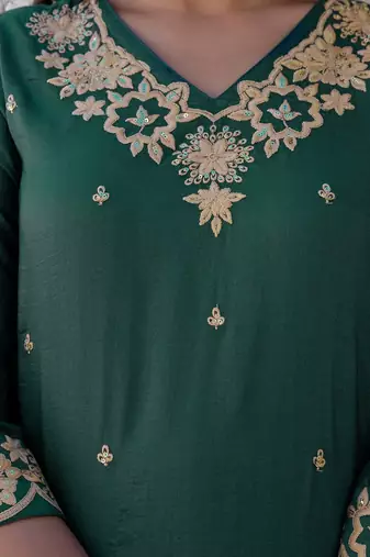 Women Floral Embroidered Kurta with Trousers & Dupatta