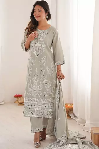 Women Floral Printed Regular Kurta with Trousers & With Dupatta