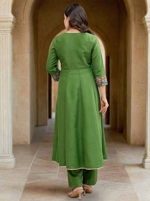 Women Ethnic Motifs Printed A-Line Kurta with Trousers & Dupatta 3