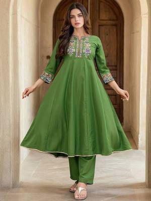 Women Ethnic Motifs Printed A-Line Kurta with Trousers & Dupatta 5