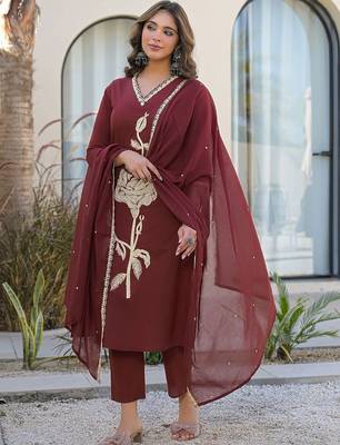 Women Floral Embroidered Regular Thread Work Pure Cotton Kurta with Trousers & With Dupatta 3