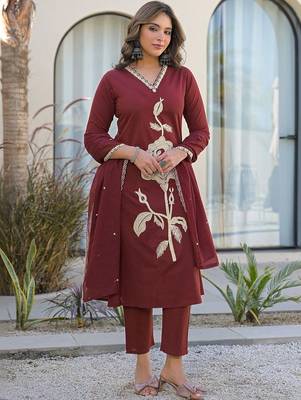 Women Floral Embroidered Regular Thread Work Pure Cotton Kurta with Trousers & With Dupatta 5