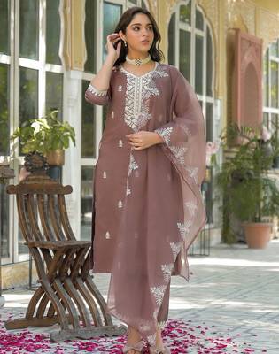 Women Ethnic Motifs Embroidered Regular Thread Work Kurta with Trousers & With Dupatta 5