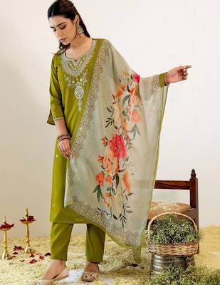 Women Floral Embroidered Regular Sequinned Kurta with Trousers & With Dupatta 1
