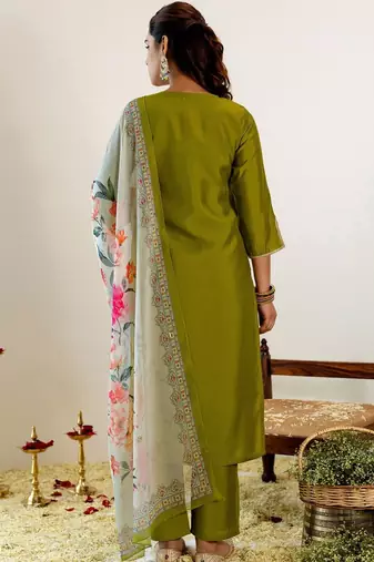 Women Floral Embroidered Regular Sequinned Kurta with Trousers & With Dupatta