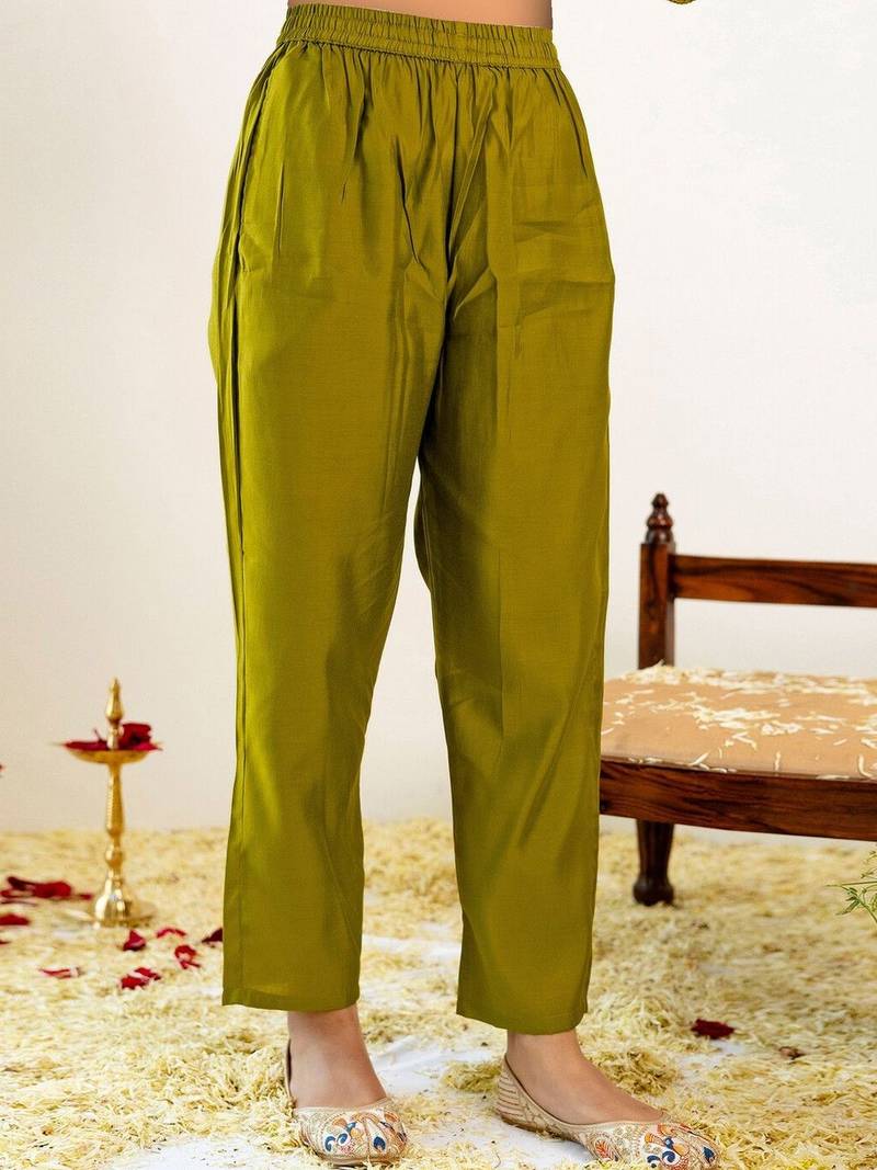 Women Floral Embroidered Regular Sequinned Kurta with Trousers & With Dupatta