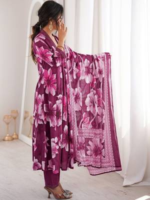 Women Regular Kurta with Pyjamas & With Dupatta 3