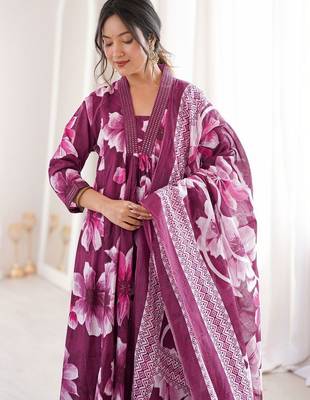 Women Regular Kurta with Pyjamas & With Dupatta 6