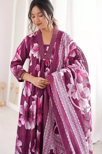 Women Regular Kurta with Pyjamas & With Dupatta