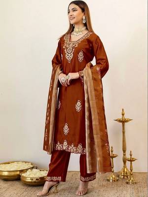 Women Ethnic Motifs Embroidered Regular Kurta with Trousers & With Dupatta 5
