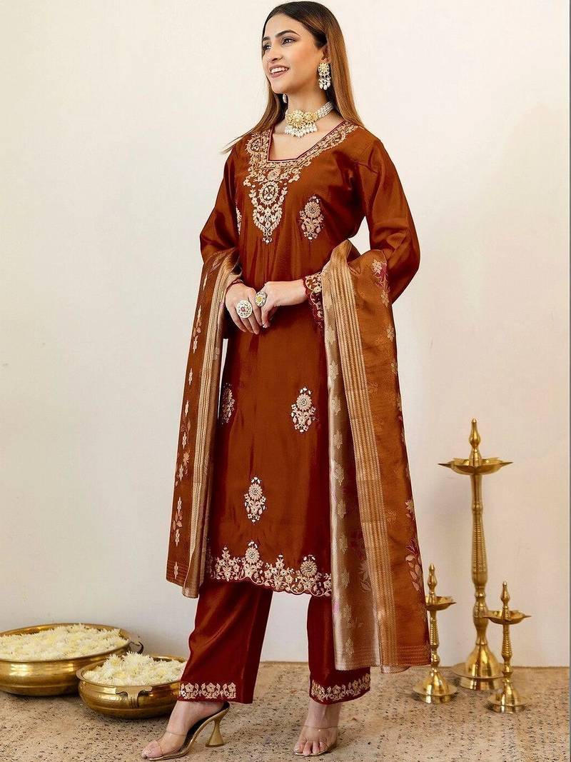 Women Ethnic Motifs Embroidered Regular Kurta with Trousers & With Dupatta