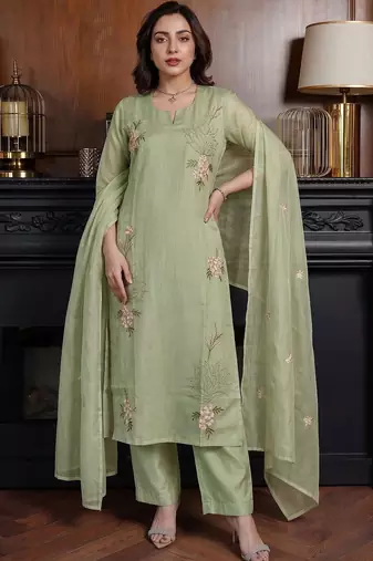 Women Ethnic Regular Thread Work Chanderi Cotton Kurta with Trousers & With Dupatta