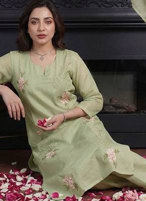 Women Ethnic Regular Thread Work Chanderi Cotton Kurta with Trousers & With Dupatta 6
