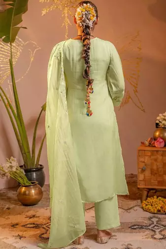 Women Ethnic Motifs Embroidered Regular Thread Work Kurta with Trousers & With Dupatta
