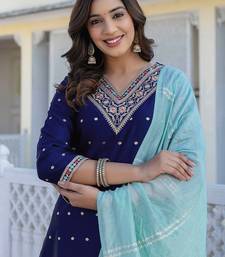 Women Regular Sequinned Kurta with Palazzos With Dupatta